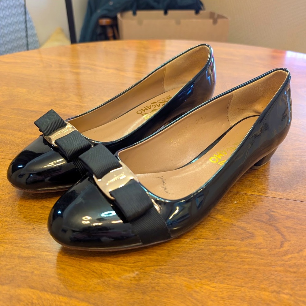 Black Patent Leather Ferragamo 
Bow Flats